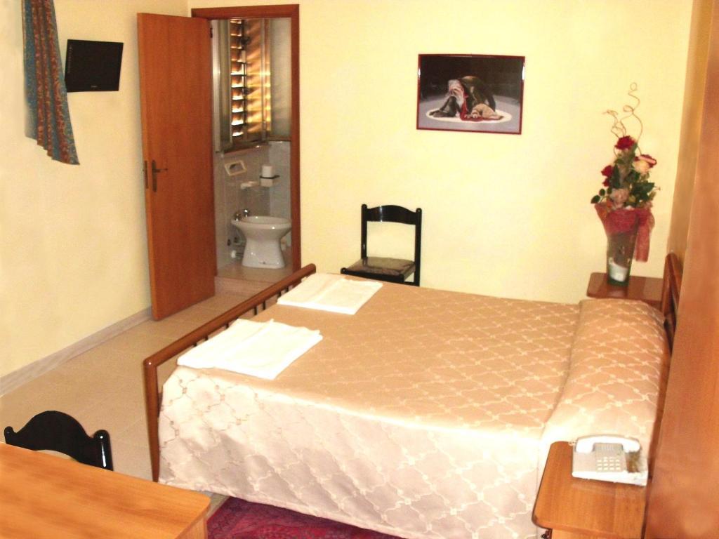 Hotel Ristorante Cordial Комізо Номер фото