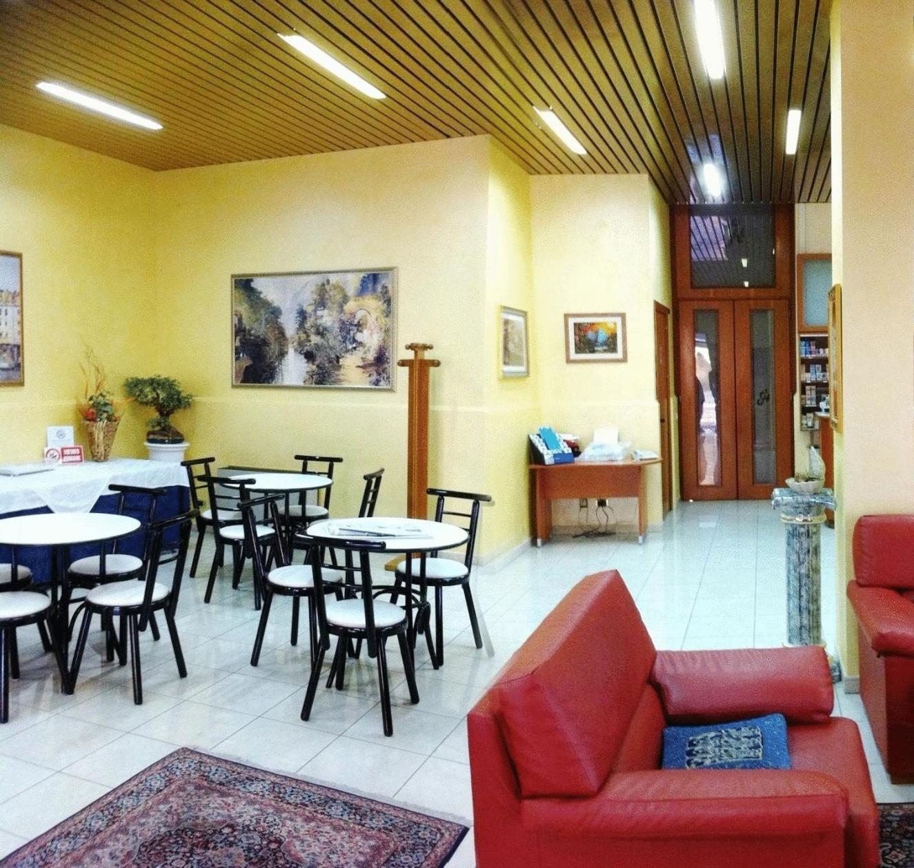 Hotel Ristorante Cordial Комізо Екстер'єр фото
